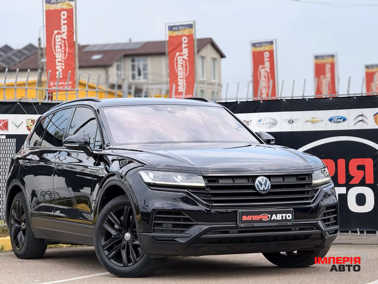 Volkswagen Touareg - фото 5