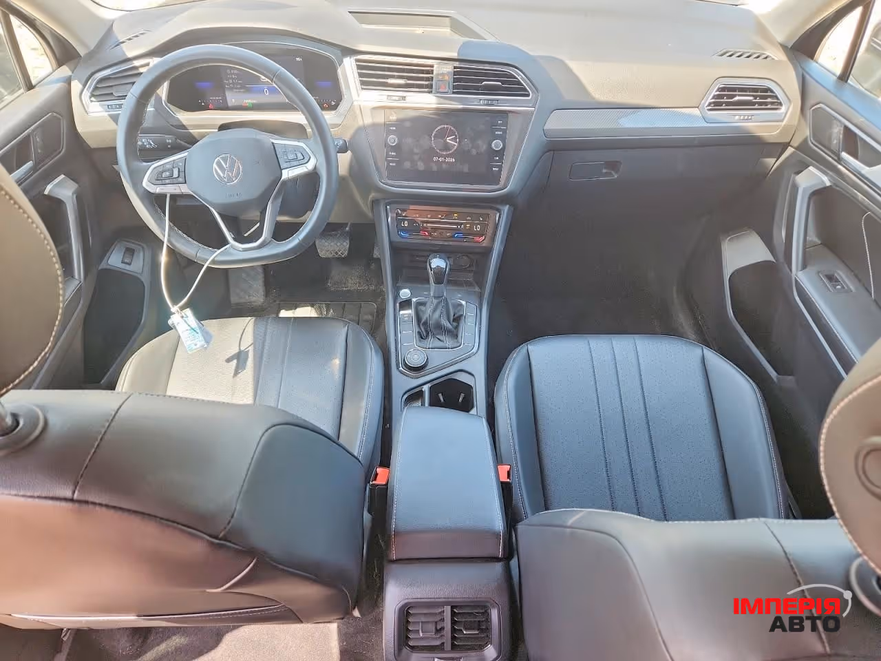 Volkswagen Tiguan - фото 8
