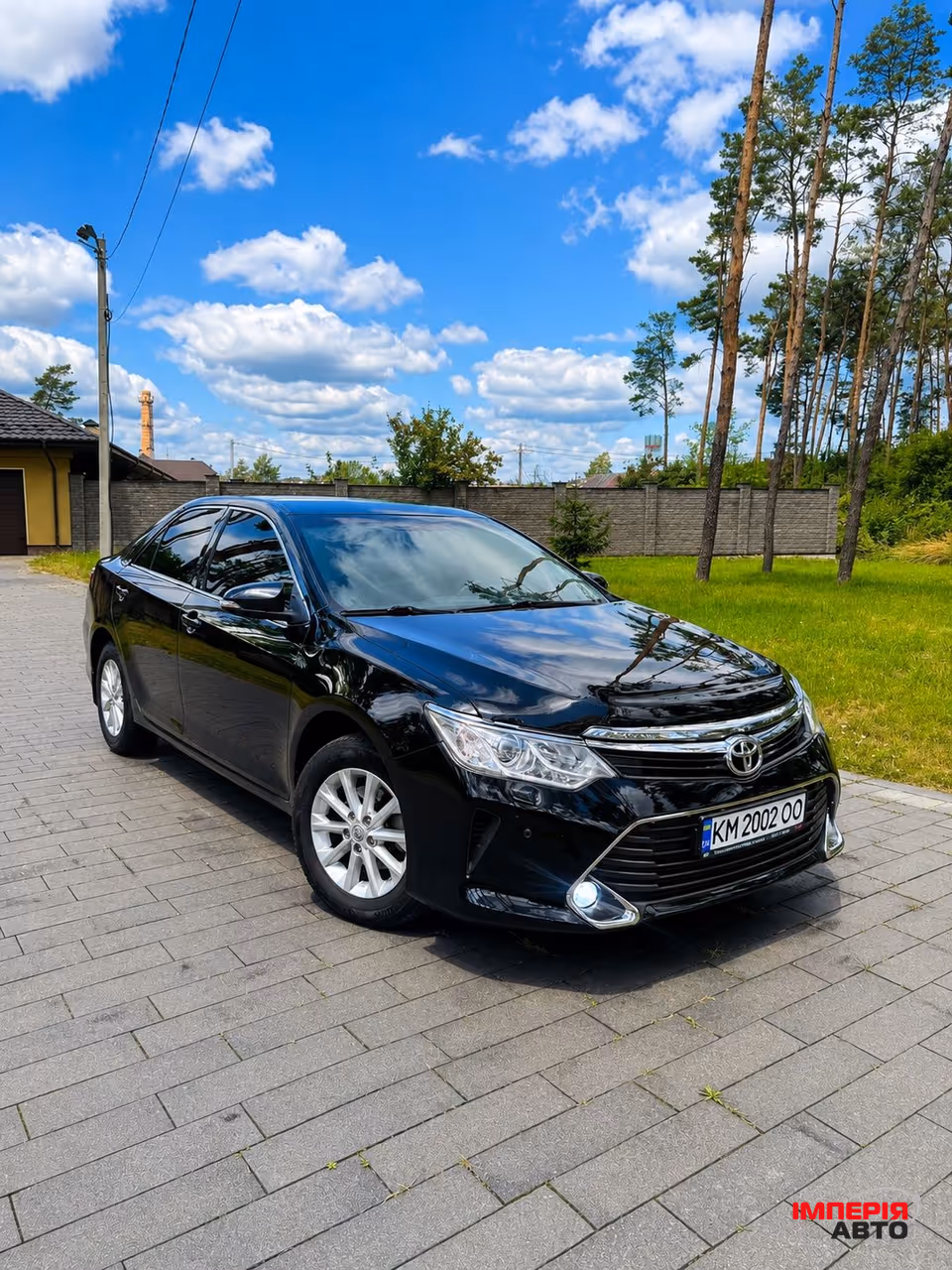 Toyota Camry - фото 1