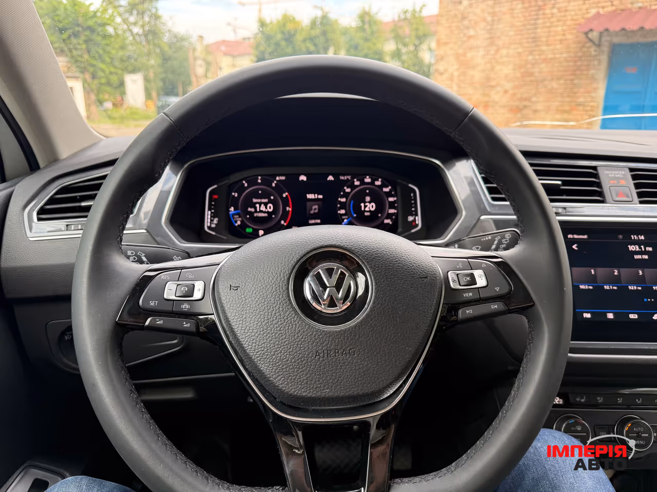 Volkswagen Tiguan - фото 3