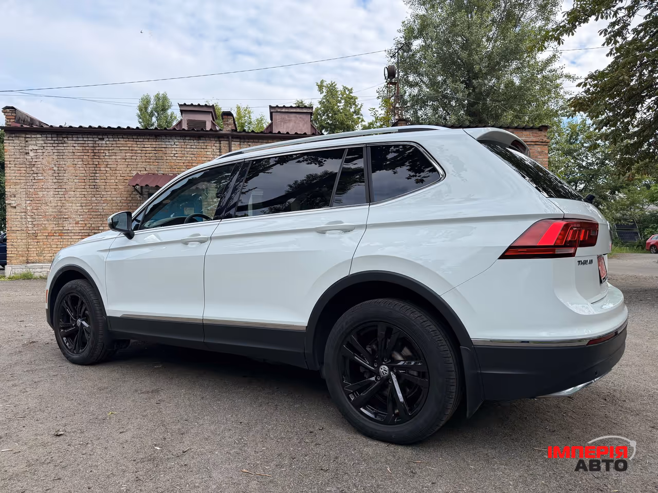 Volkswagen Tiguan - фото 24