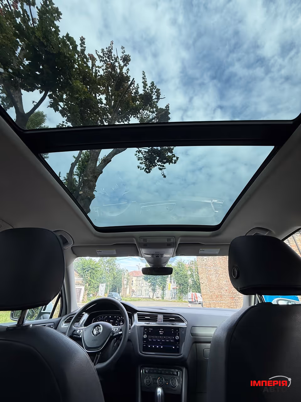 Volkswagen Tiguan - фото 11