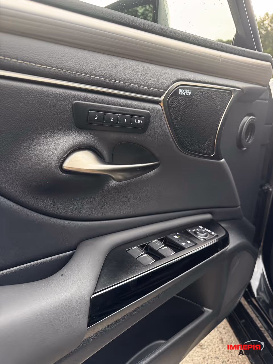 Lexus ES - фото 17