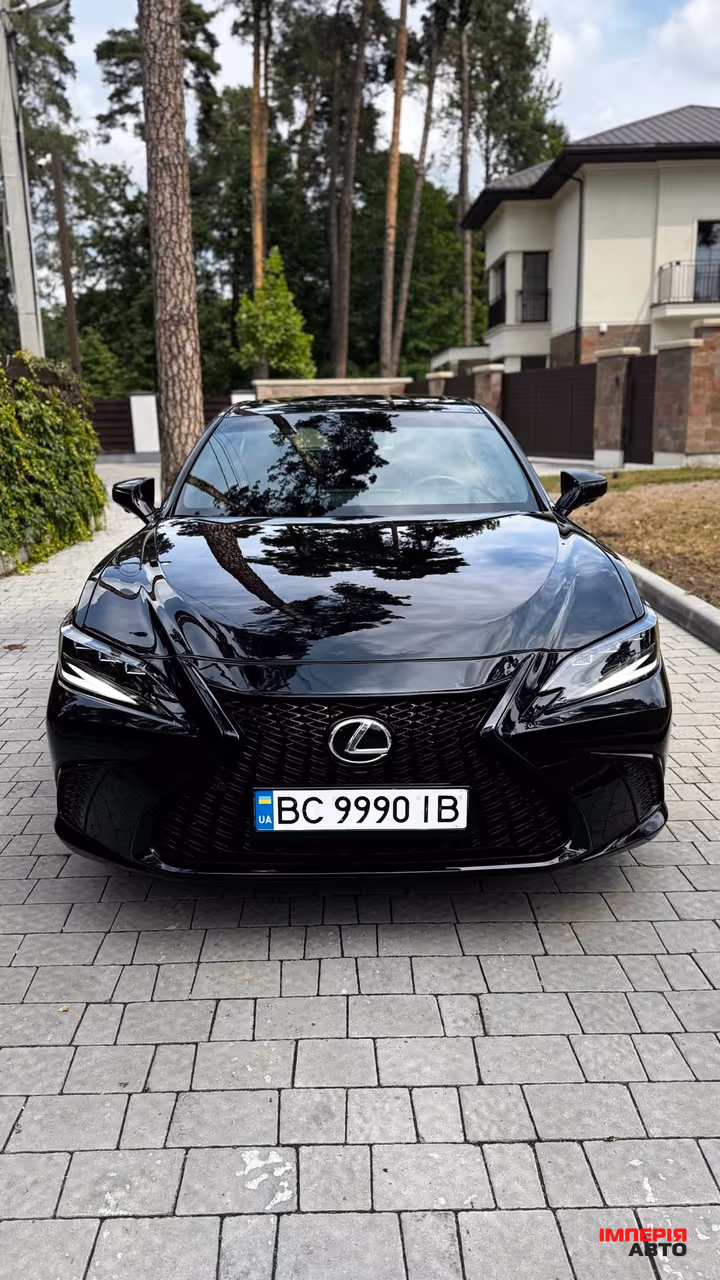 Lexus ES - фото 1