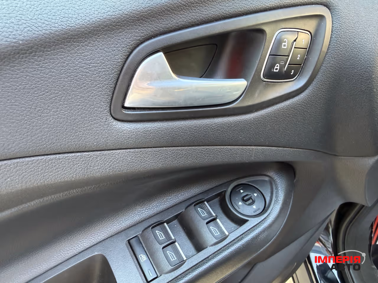Ford Escape - фото 13