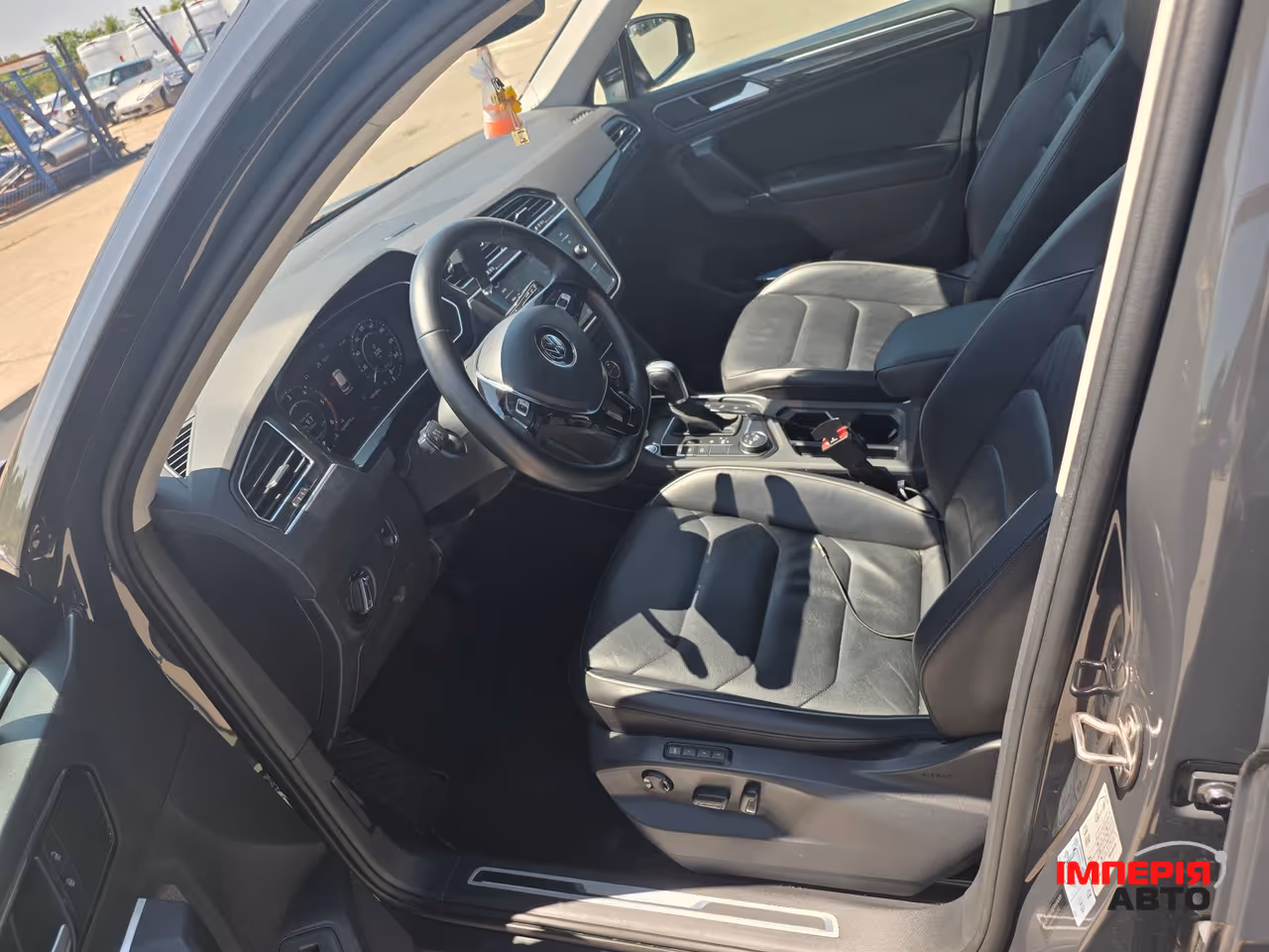 Volkswagen Tiguan - фото 17