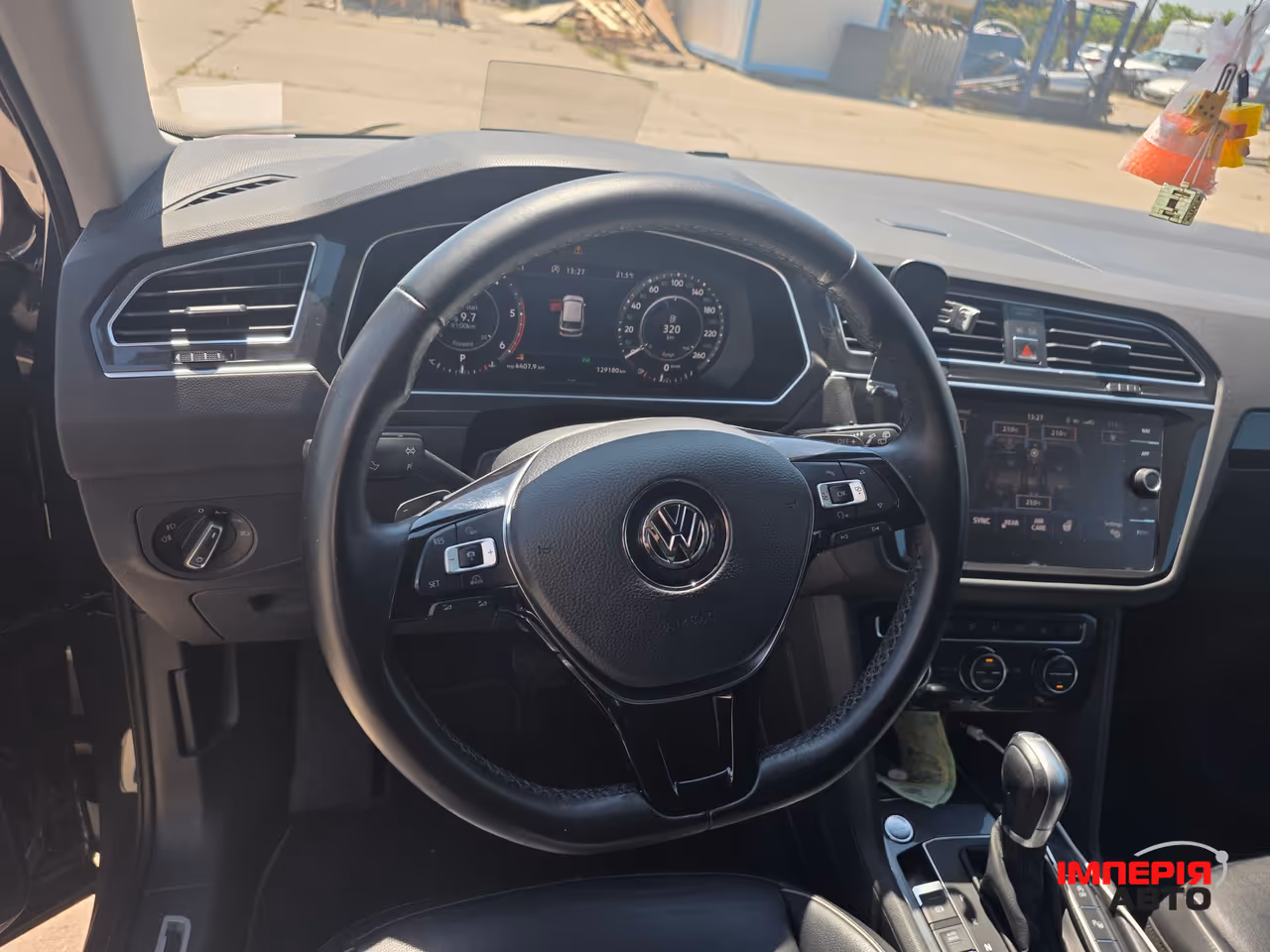 Volkswagen Tiguan - фото 18