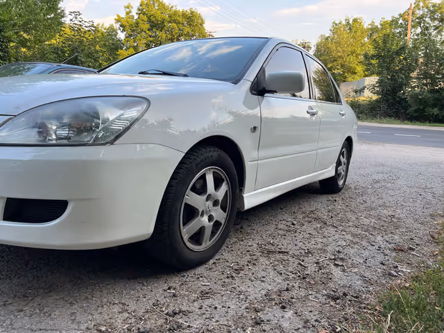 Mitsubishi Lancer - зображення 5