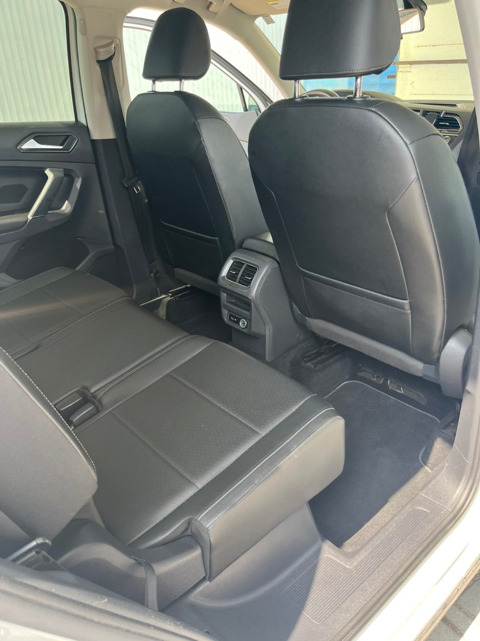 Volkswagen Tiguan - фото 1