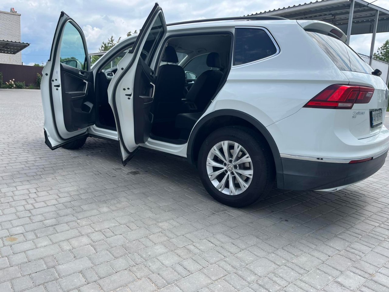 Volkswagen Tiguan - фото 7