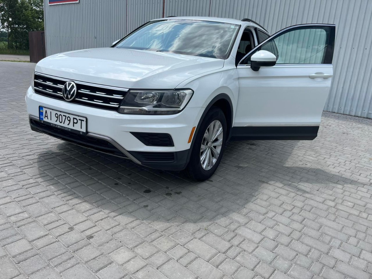 Volkswagen Tiguan - фото 2
