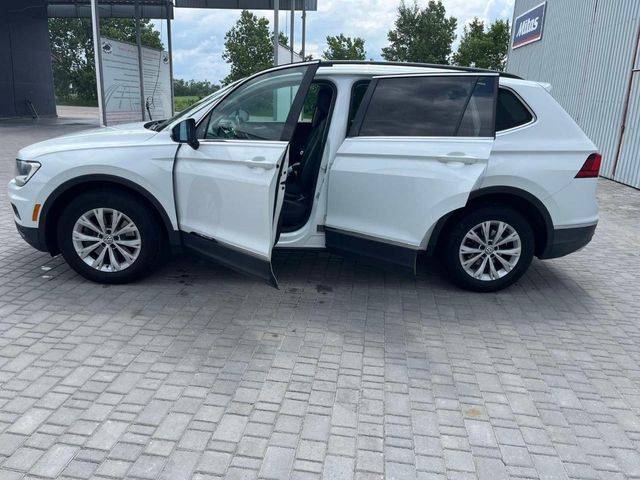 Volkswagen Tiguan - фото 4