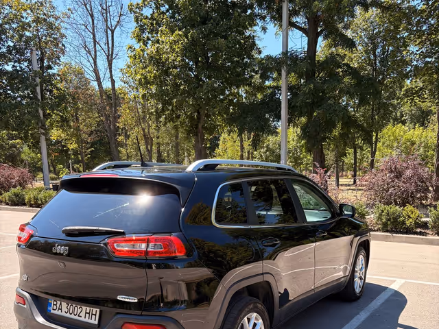 Jeep Cherokee - зображення 5