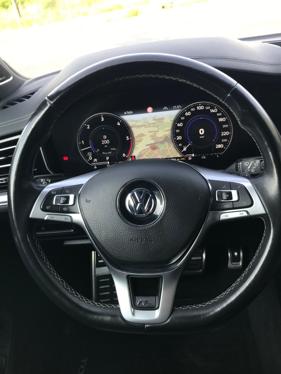 Volkswagen Touareg - фото 13