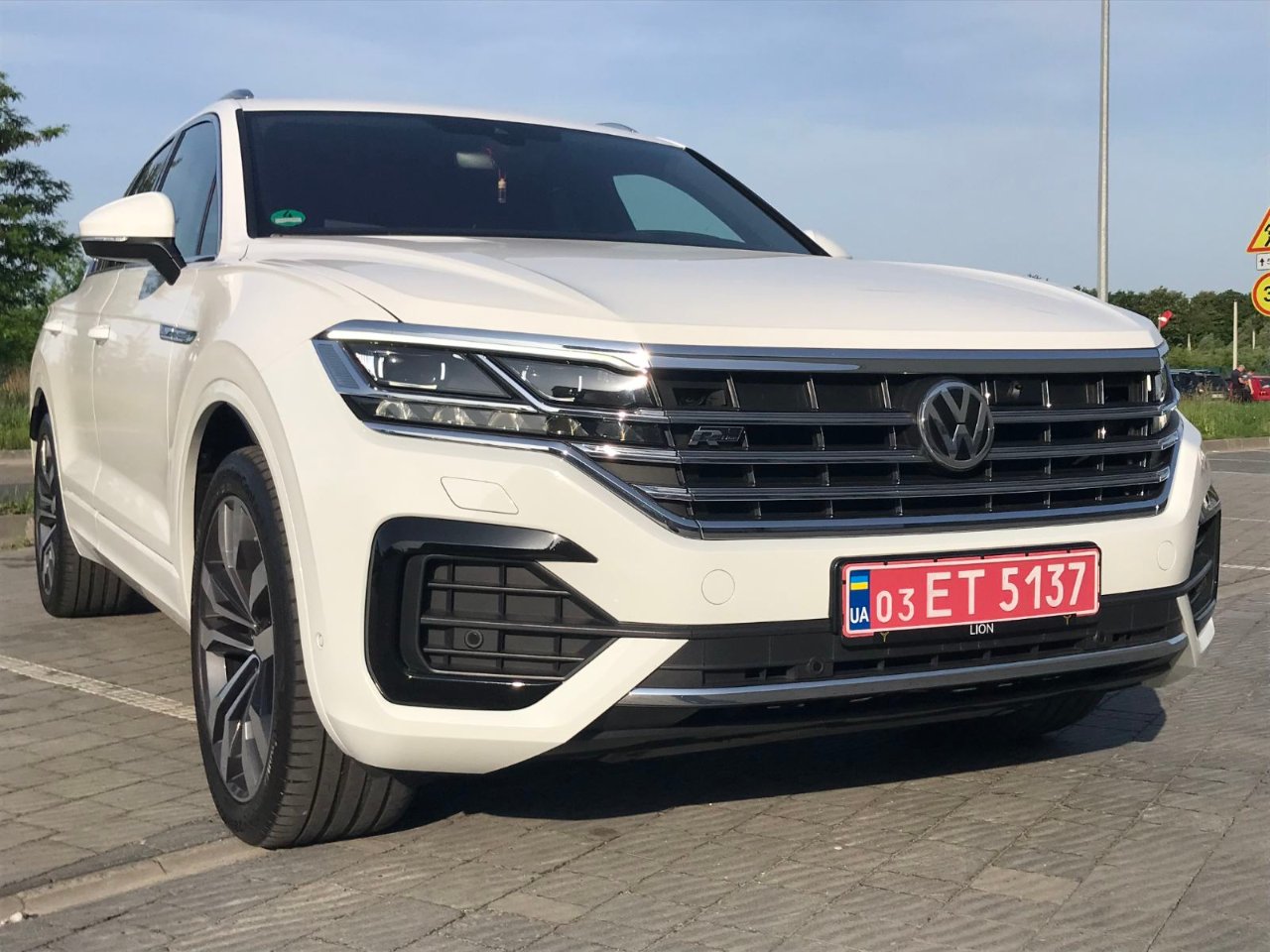 Volkswagen Touareg - фото 4