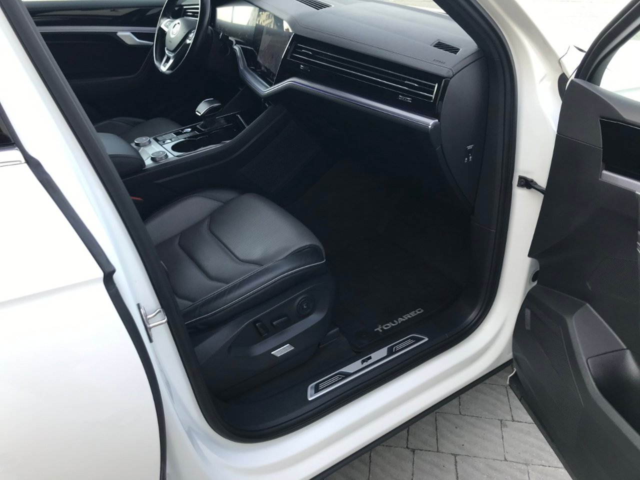 Volkswagen Touareg - фото 40