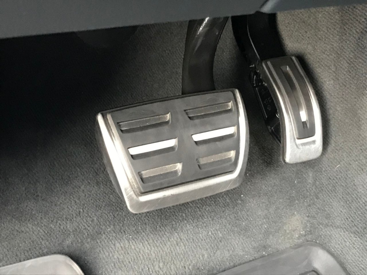 Volkswagen Touareg - фото 28