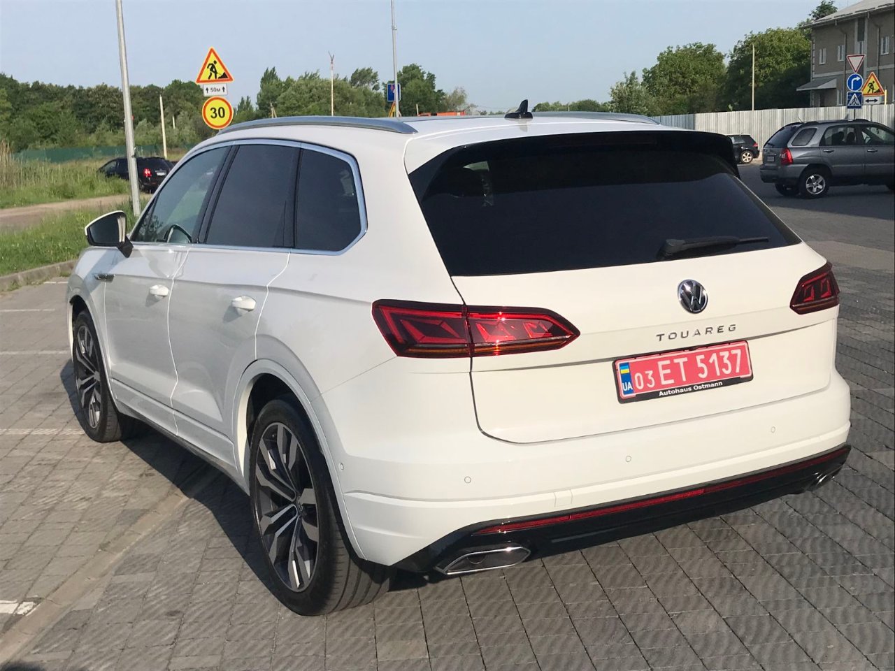 Volkswagen Touareg - фото 3