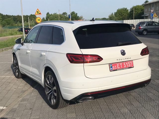 Volkswagen Touareg - фото 3