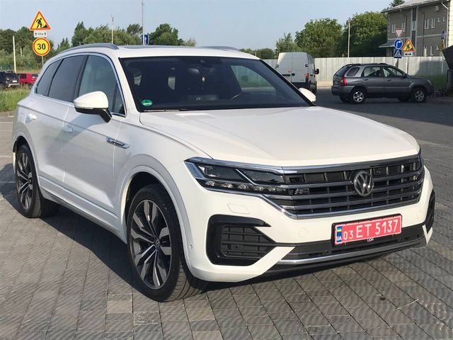 Volkswagen Touareg - фото 2