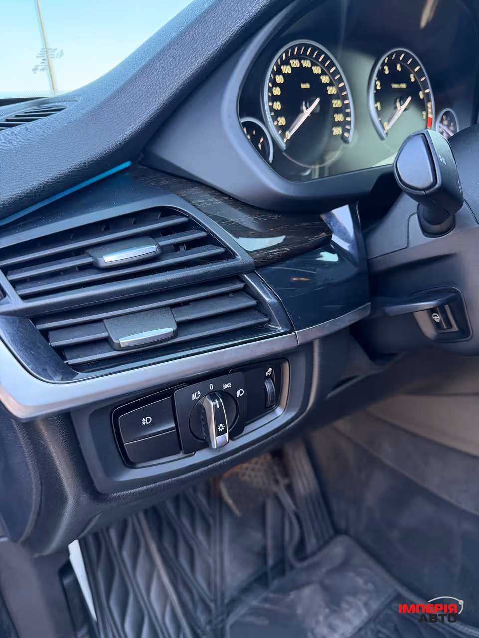 BMW X5 - фото 9