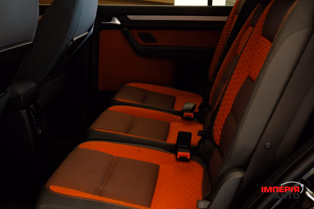 Volkswagen Touran - фото 7