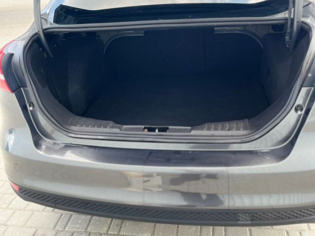 Ford Focus - фото 2