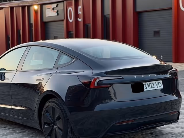 Tesla Model 3 - зображення 3