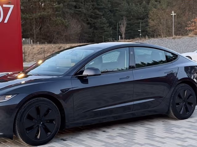 Tesla Model 3 - зображення 2