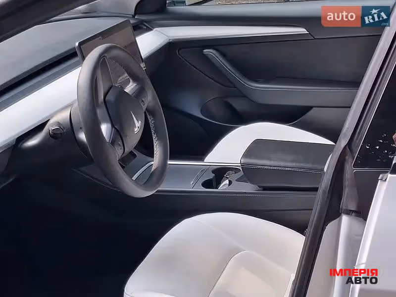Tesla Model 3 - фото 3