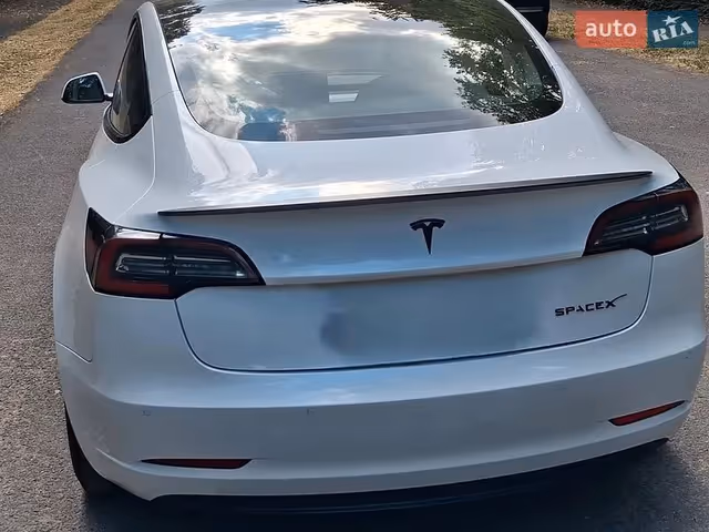 Tesla Model 3 - зображення 5