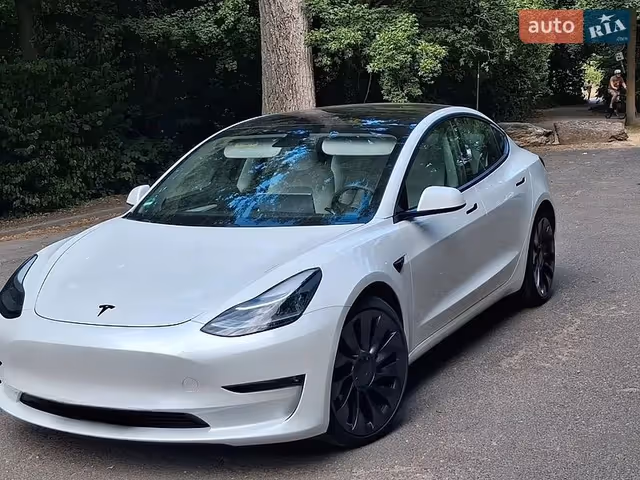 Tesla Model 3 - зображення 1