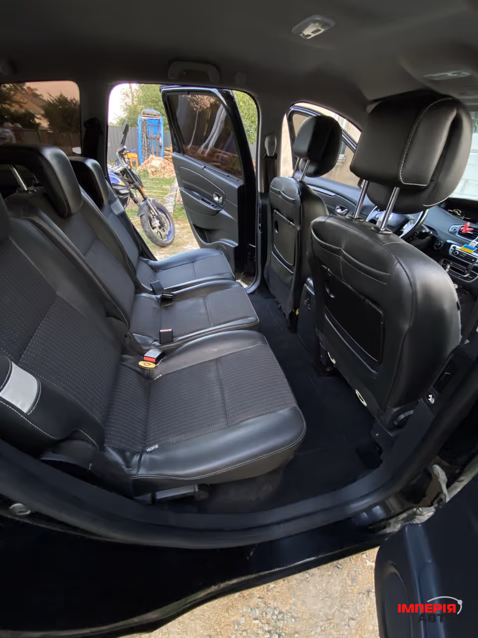 Renault Scenic - фото 16
