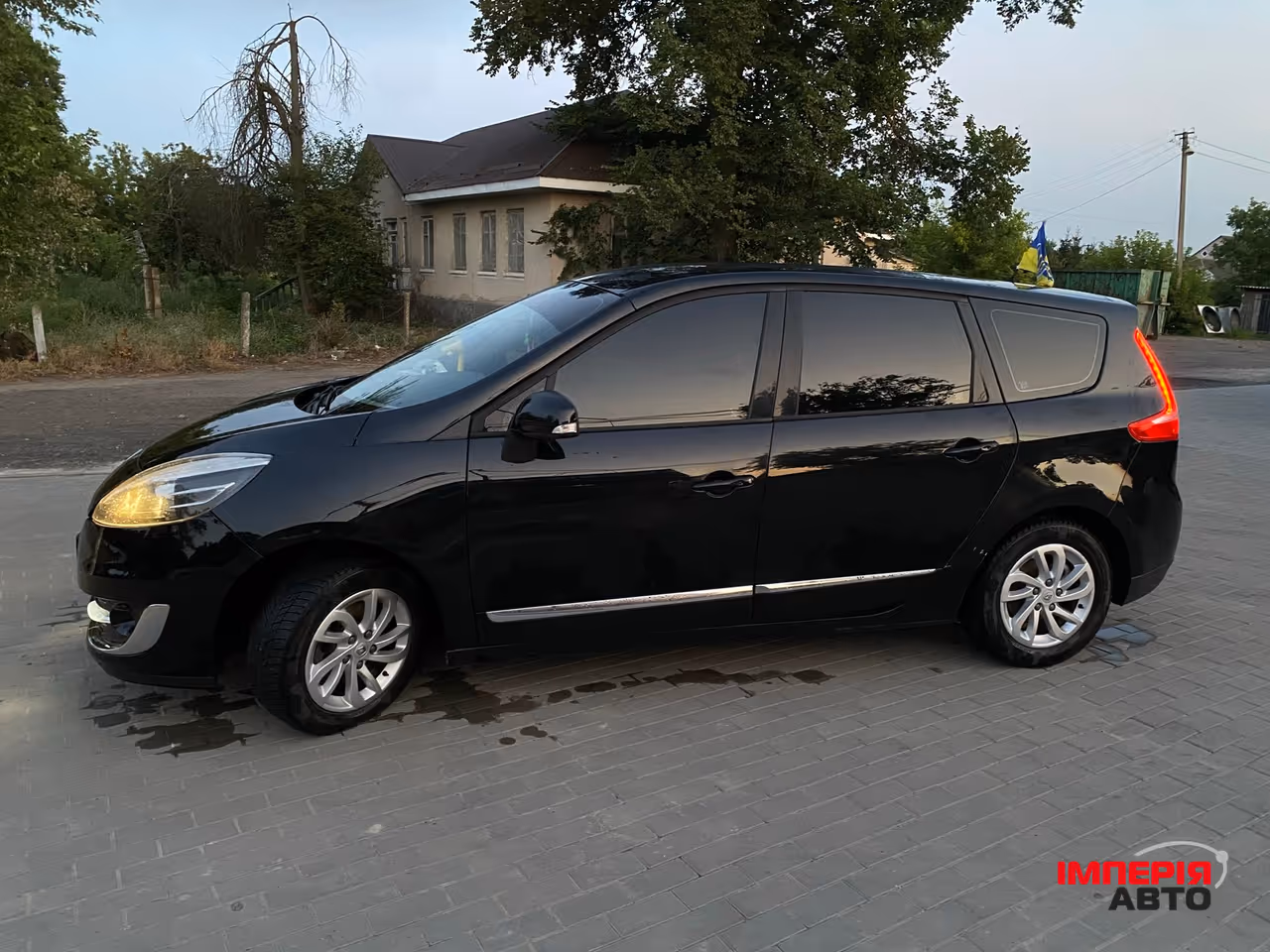 Renault Scenic - фото 1