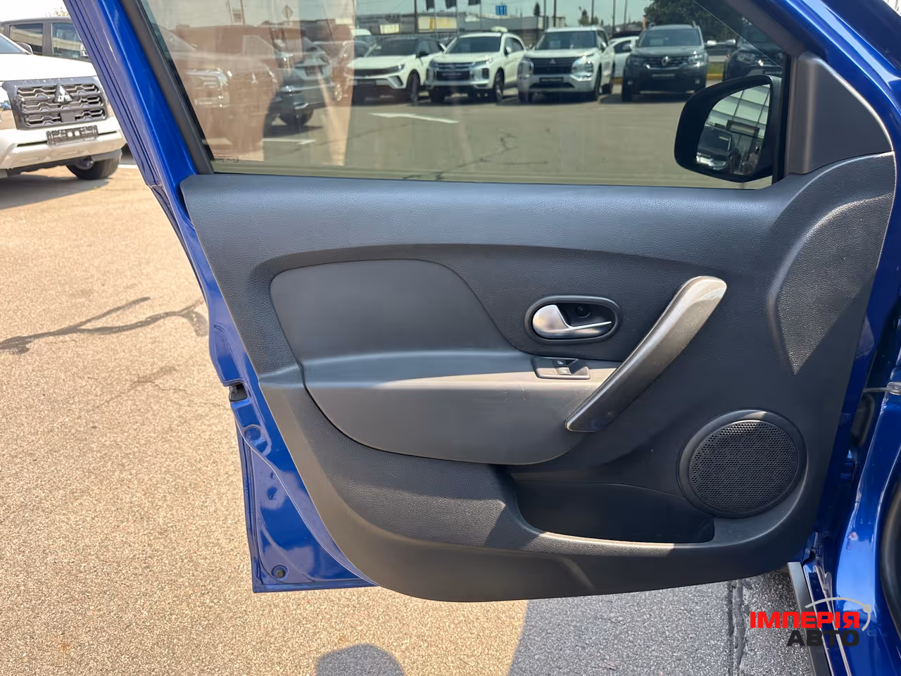 Renault Sandero - фото 12