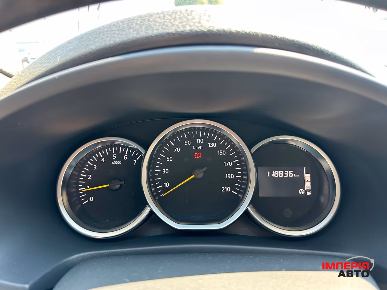 Renault Sandero - фото 17