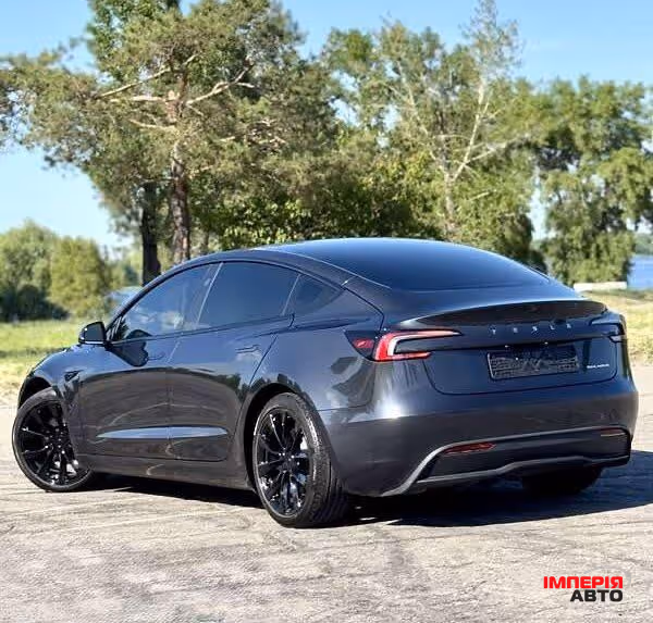 Tesla Model 3 - фото 3
