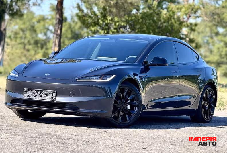 Tesla Model 3 - фото 1