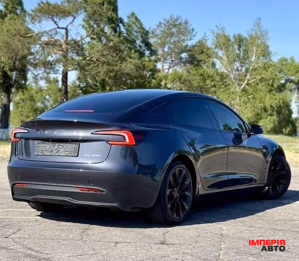 Tesla Model 3 - фото 5
