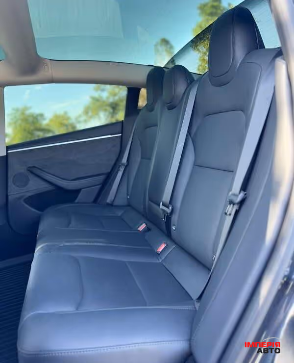 Tesla Model 3 - фото 9
