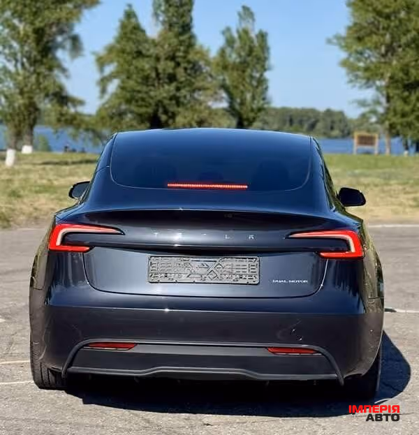 Tesla Model 3 - фото 4
