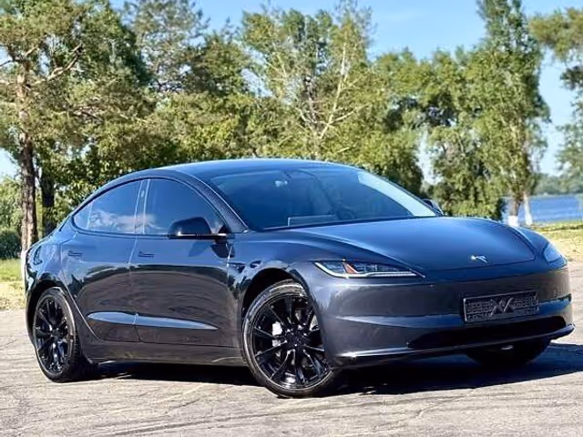 Tesla Model 3 - зображення 2
