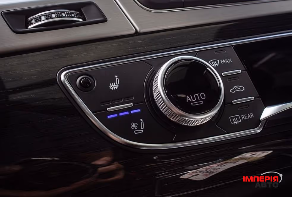 Audi Q7 - фото 17