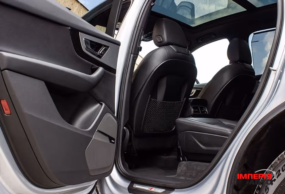 Audi Q7 - фото 14