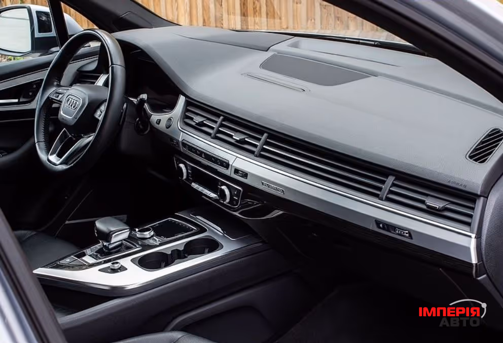 Audi Q7 - фото 11