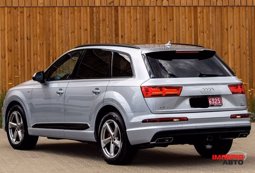 Audi Q7 - фото 7