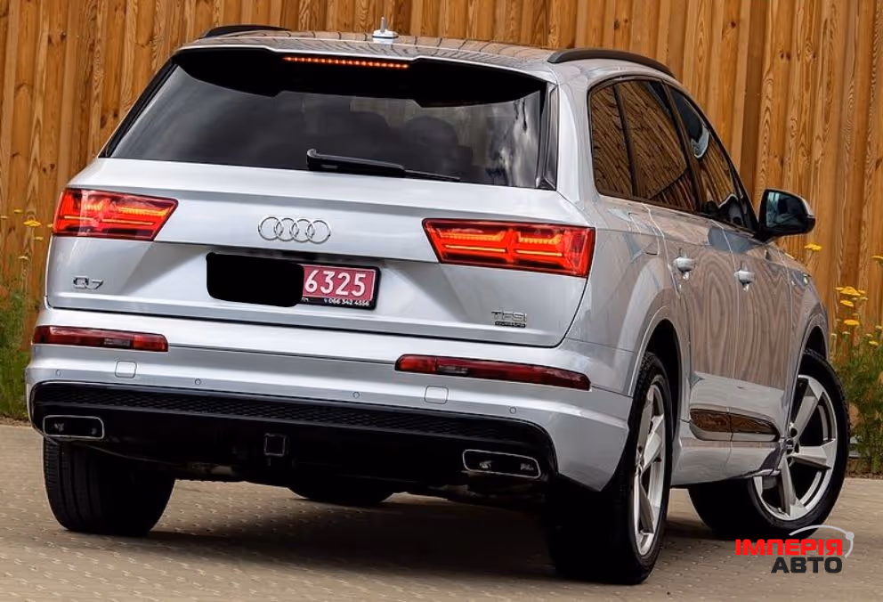 Audi Q7 - фото 8