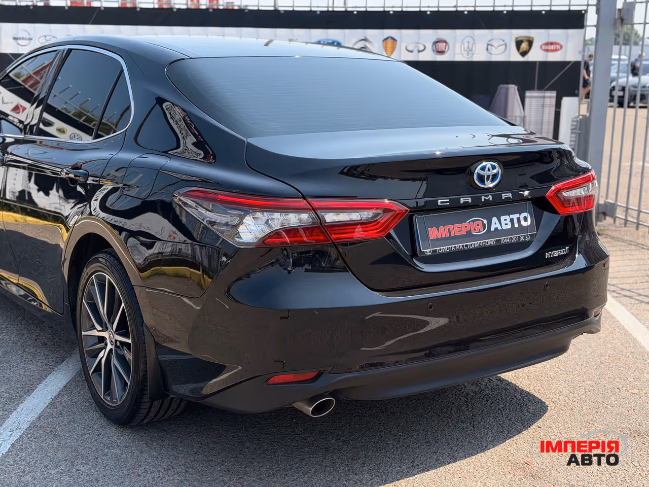 Toyota Camry - фото 8