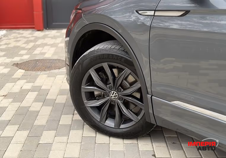 Volkswagen Tiguan - фото 3