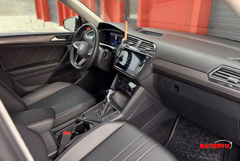 Volkswagen Tiguan - фото 9